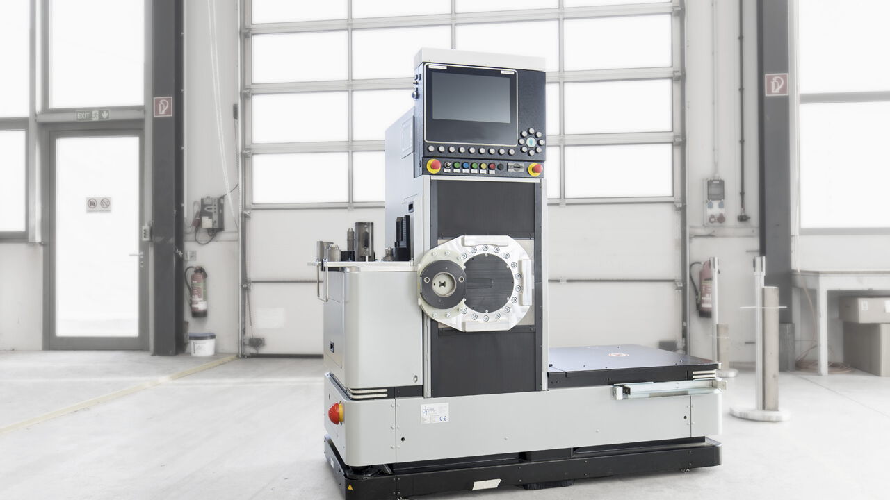 dpm AGV for engine assembly with free navigation